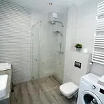 Nadstawna 8 شقة *